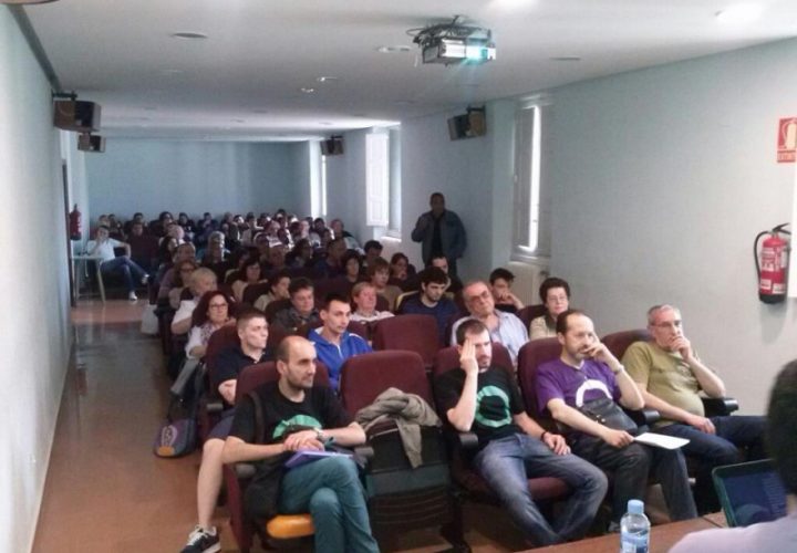 Lucas Salazar en la asamblea de PODEMOS