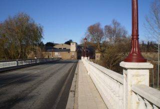 Puente sobre el Tirón