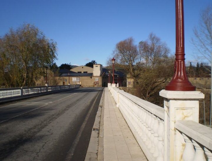 Puente sobre el Tirón