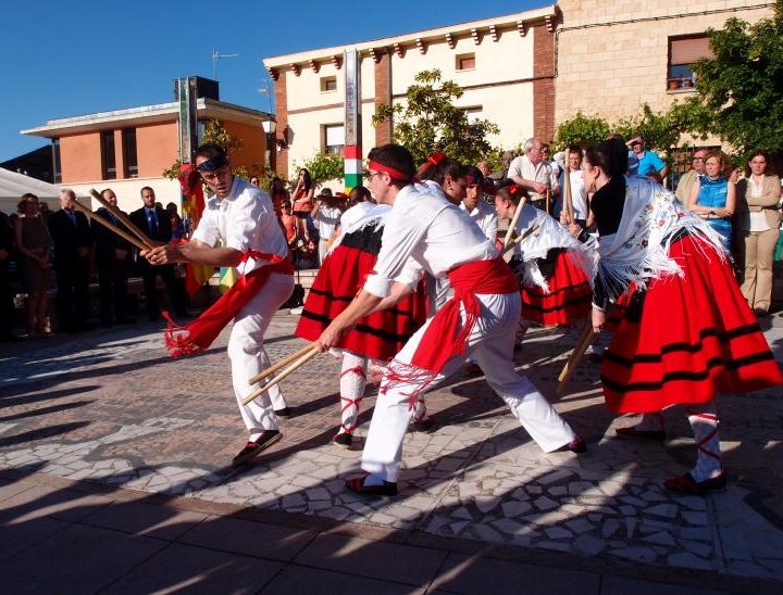 [Imagen: pregon-del-dia-de-la-rioja-1522-720x548.jpg]