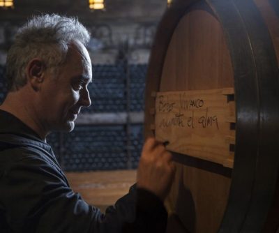 Ferrán Adriá firma barrica