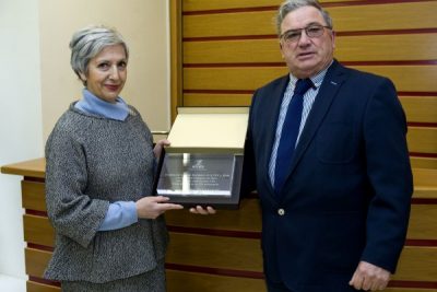 fuera directora de la Estación Enológica de Harofuera directora de la Estación Enológica de Haro