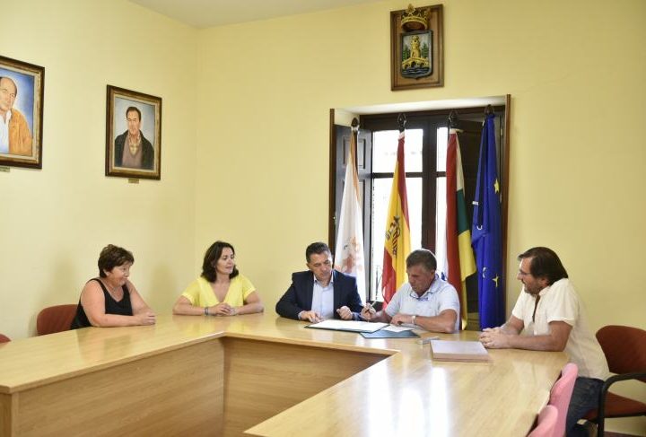 Firma convenio Cuzcurrita 1