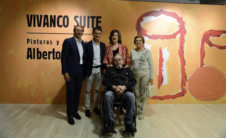 De izda a dcha, Santi y Rafael Vivanco, Ana Arambarri, Angélica Sáenz. En el centro, Alberto Corazón