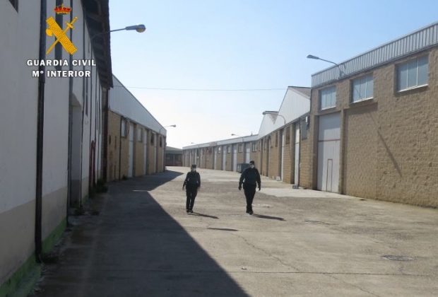 Calle de un poligono-2