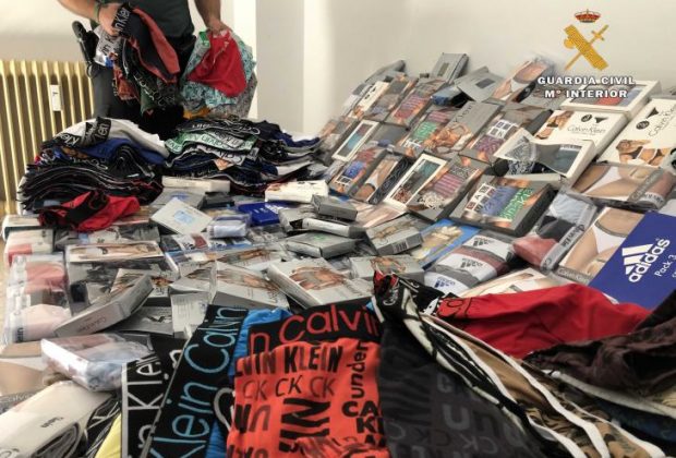 Ropa interior intervenida-5