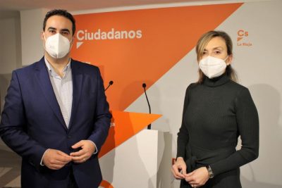 ALBERTO REYES Y BELINDA LEÓN